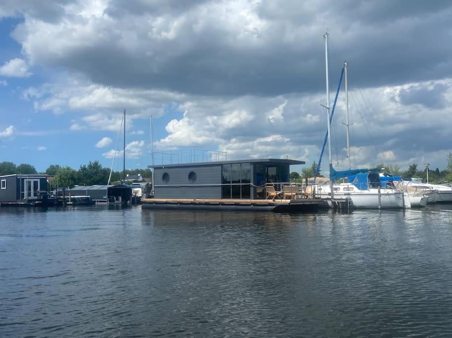 La Mare Houseboat Hotel Nederhorst den Berg Exterior photo